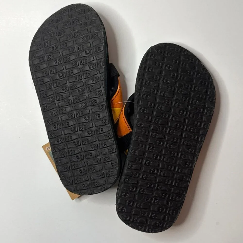 NWT Sanuk Boys Block Party Sandals 10-11 Comfortable Durable Flip‎ Flops Beach